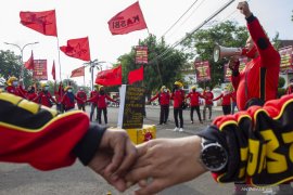 Buruh di Kalbar desak pemerintah batalkan UU Omnibus Law