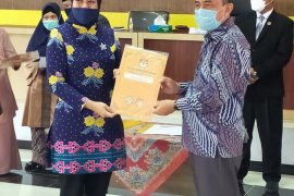KPU Inhu tetapkan Rezita Junaidi sebagai Bupati dan Wabup terpilih