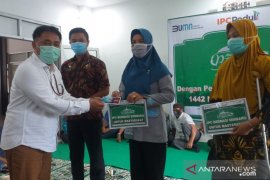 PT Pelindo II salurkan 976 voucher kepada tenaga kerja bongkar muat