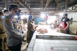 Bupati Karolin pastikan harga sembako menjelang Lebaran terjangkau