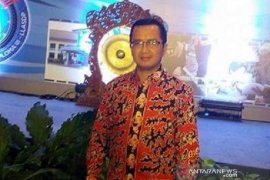 Petugas Dishub Dharmasraya lakukan penyekatan di dua pintu masuk ke Sumbar