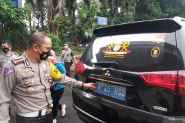 Polisi periksa kejiwaan pengemudi mobil dengan plat "Kekaisaran Sunda"
