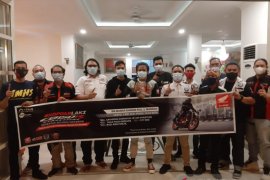 Kopdar Komunitas Motor Honda CB150R, bagi- bagi Takjil hingga buka puasa bersama