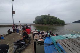 Layanan angkutan speedboat jurusan Sukadana- Pontianak sementara ditiadakan