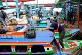 Mudik jalur sungai di Dermaga 16 Ilir Palembang Page 2 Small