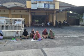 Tajuk ANTARA NTB: Musim jalanan Mataram: Antara sedekah dan dilema