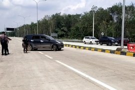 Polres Mesuji putar balik puluhan  kendaraan ke arah Palembang Page 1 Small