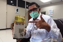 Gunakan beras lokal, beras bervitamin Fortivit bisa diperoleh di semua kantor Bulog Sumbar