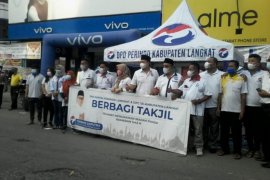 Perindo Langkat Berbagi 2.000 takjil di Stabat