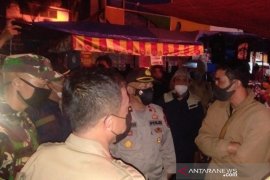 Langgar protokol kesehatan, Satgas COVID-19 bubarkan pasar malam