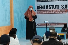 Para pegiat sosial di Surabaya diajak gotong-royong layani warga