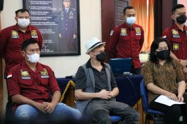 Warga Kanada buka kelas yoga "orgasme" dideportasi dari Indonesia