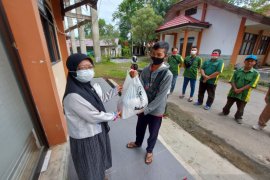 LAZ Poliban berbagi paket sembako bagi kaum dhuafa