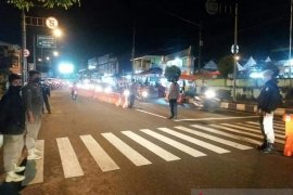 Siang malam, Satpol PP dan Polres Padang Panjang razia pelanggar protokol kesehatan