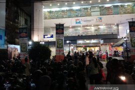 Penerapan Prokes di pusat perbelanjaan Palembang longgar