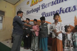 Wartawan Pamekasan Santuni Anak Yatim