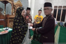 Lazismu Agam luncurkan penyaluran zakat fitrah bagi mustahik