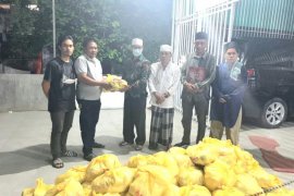 Wagub serahkan bingkisan Ramadhan bagi penyuluh agama di Toba