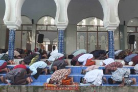 Sebagian umat Muslim di Jember dan Bondowoso laksanakan shalat Id hari ini