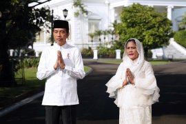 Presiden Joko Widodo dan Ibu Negara Iriana ucapkan selamat Idul Fitri