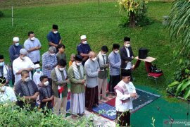 Gubernur Anies laksanakan Shalat Id  di rumah pribadi terapkan prokes