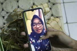 Cegah COVID-19, masyaratkat bersilaturahmi virtual