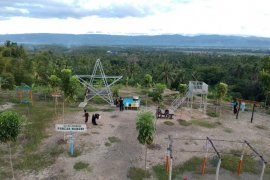 Warga manfaatkan libur Lebaran di wisata Puncak Mahoni Gorontalo