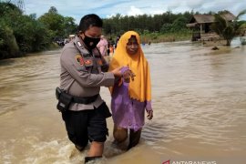 Belasan ribu orang di lima desa terdampak banjir Satui, Kalsel