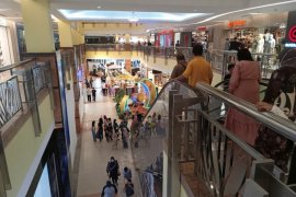 Pusat perbelanjaan di Pekanbaru diserbu warga