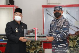 HUT ke-72 Proklamasi Gubernur ALRI, Bupati HSS terima kunjungan Danlanal