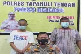 Dua pria ini diamankan dari sebuah hotel di Pandan