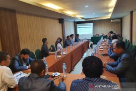 Disnaker Sulawesi Tenggara terima aduan 14 karyawan terkait THR keagamaan