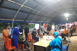 Posko Sintang deteksi sebanyak 10 orang terinfeksi COVID-19