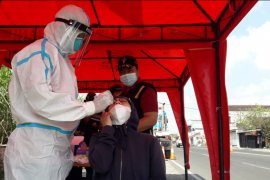 Puluhan kendaraan dipaksa putar balik di perbatasan Tulungagung