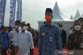 Ganjar apresiasi perjalanan investasi KCC Glass di KIT Batang