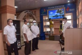 Sekda Sonny tinjau persiapan peresmian pojok statistik