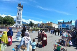 Bukittinggi tetap ramai dikunjungi wisatawan saat penutupan objek wisata