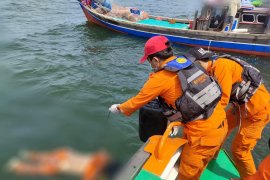 Tim SAR  berhasil temukan jasad lima penumpang KM Wicly