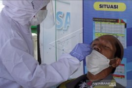 Terjaring penyekatan 1.464 pemudik di Sulsel dites COVID-19