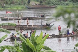 Tambang Pasir Ilegal Sungai Brantas Kediri