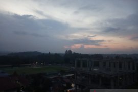 Langit Bukittinggi berawan, hingga gerhana bulan tidak terlihat