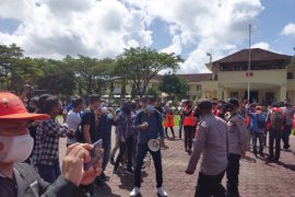 Polda Sultra gelar pelatihan wartawan liputan unjukrasa anarkis