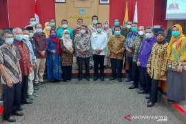 Ini harapan Bupati Pesisir Selatan terkait pengembangan kampus UNP di daerahnya