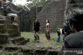 Lydia Kandou bintangi serial antologi horor "Folklore" musim kedua
