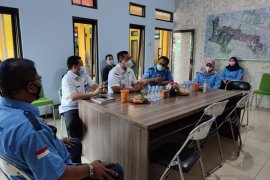 Kelurahan Ngronggo Kediri dapat apresiasi BNN Jatim sebagai "Kelurahan Bersinar"