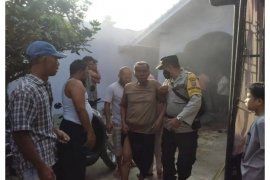 Sebuah rumah nyaris terbakar