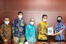 Datangi Bappenas, Khairunas: Solok Selatan butuh banyak jalan penghubung daerah lain