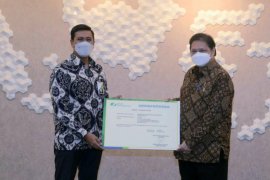 Menko Perekonomian dukung Inpres No.2/21 bai usaha kecil.