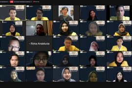 Masyarakat diminta jangan mudah percaya hoaks tentang vaksin