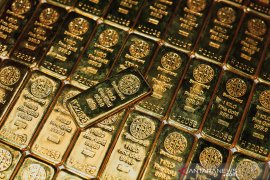 Emas anjlok 38,1 dolar, terpukul menguatnya penjualan ritel AS